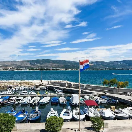 Porat Apartment