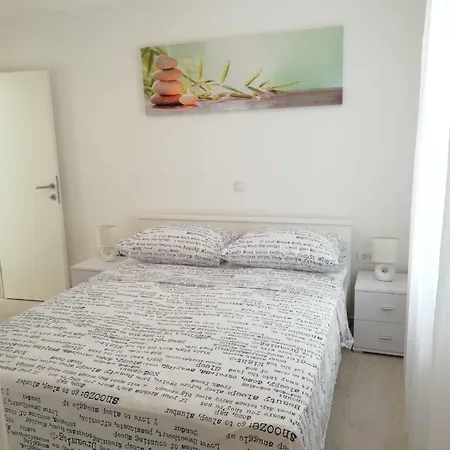 Porat Lägenhet Trogir